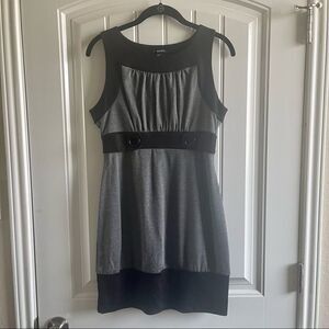 XOXO Gray Sleeveless Tunic/Sheath Mini Dress w/Black Trim & Buttons; SZ M; EUC